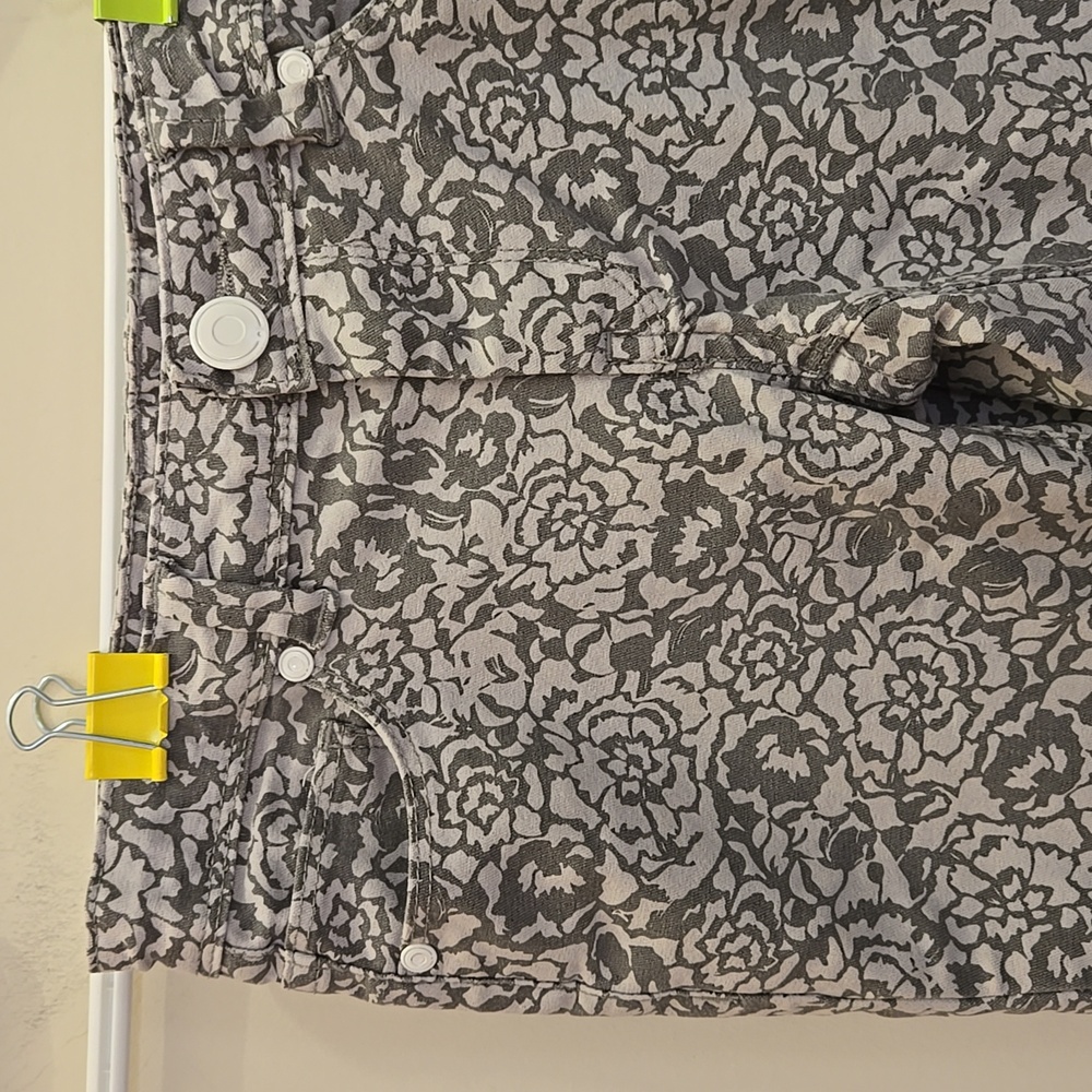 Floral Pattern Jeans - Picture 3 of 7